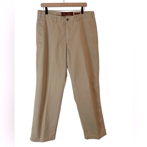 Eddie Bauer Chino Pants Mens 36x32Beige Ruston Fit Wrinkle Resistant Relaxed Fit - Picture 1 of 3